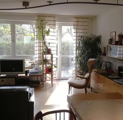 Готель типу "ліжко та сніданок" In Maisonette With Garden, Parking Place