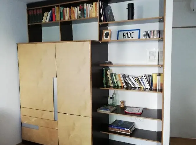 Готель типу "ліжко та сніданок" In Maisonette With Garden, Parking Place *